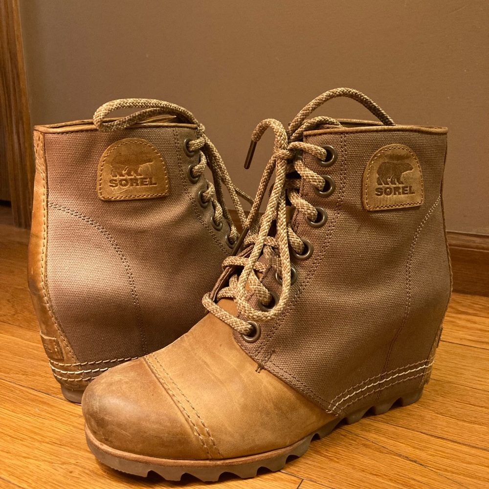 Sorel wedge boots